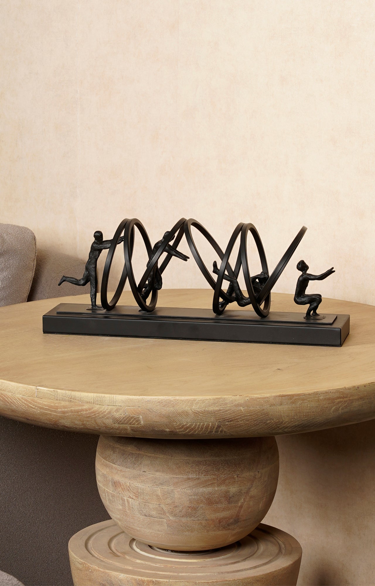 The Link of the Chain Table Décor_lifestyle