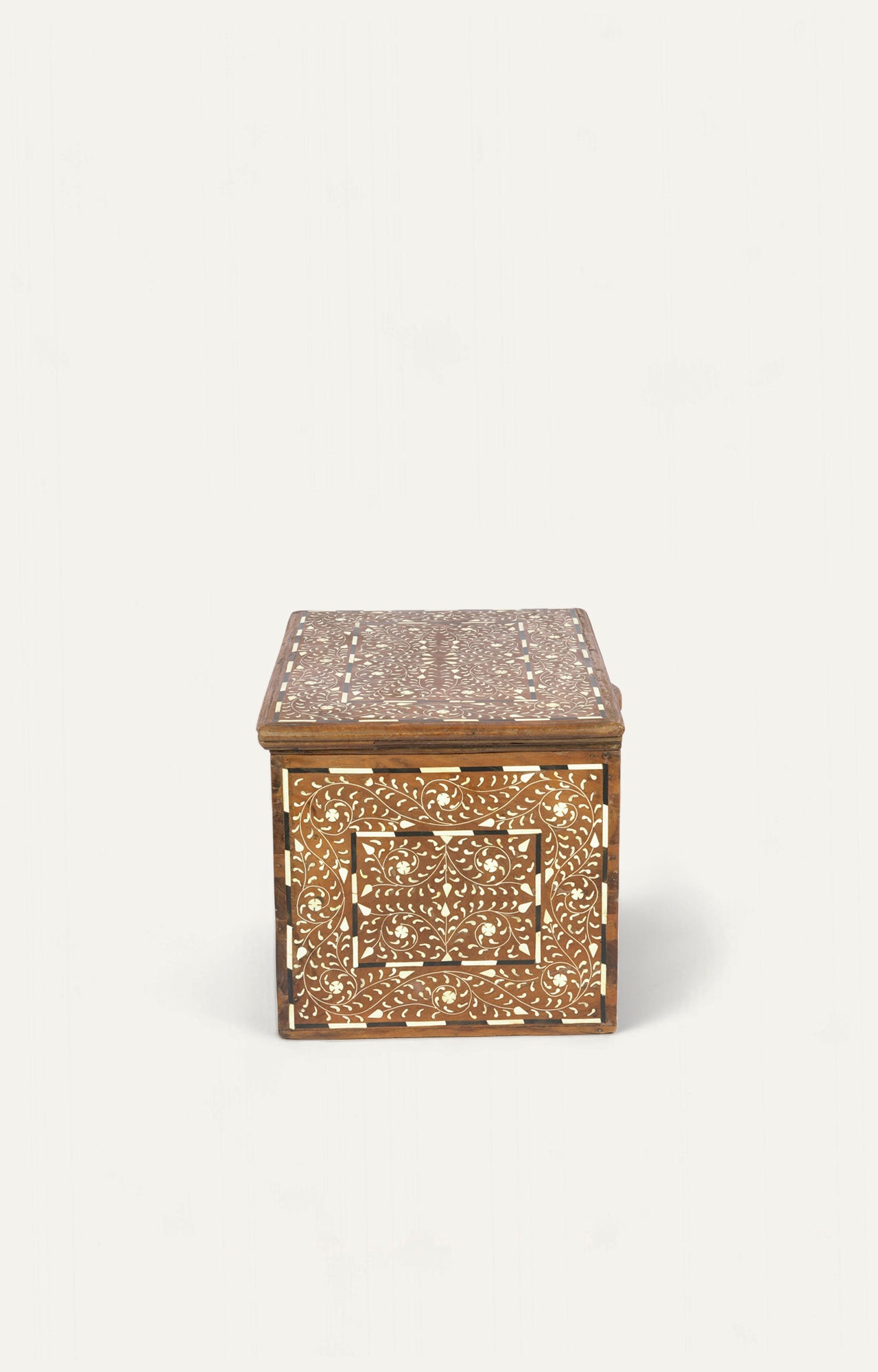 The Wazir's Decorative Wooden Box_3