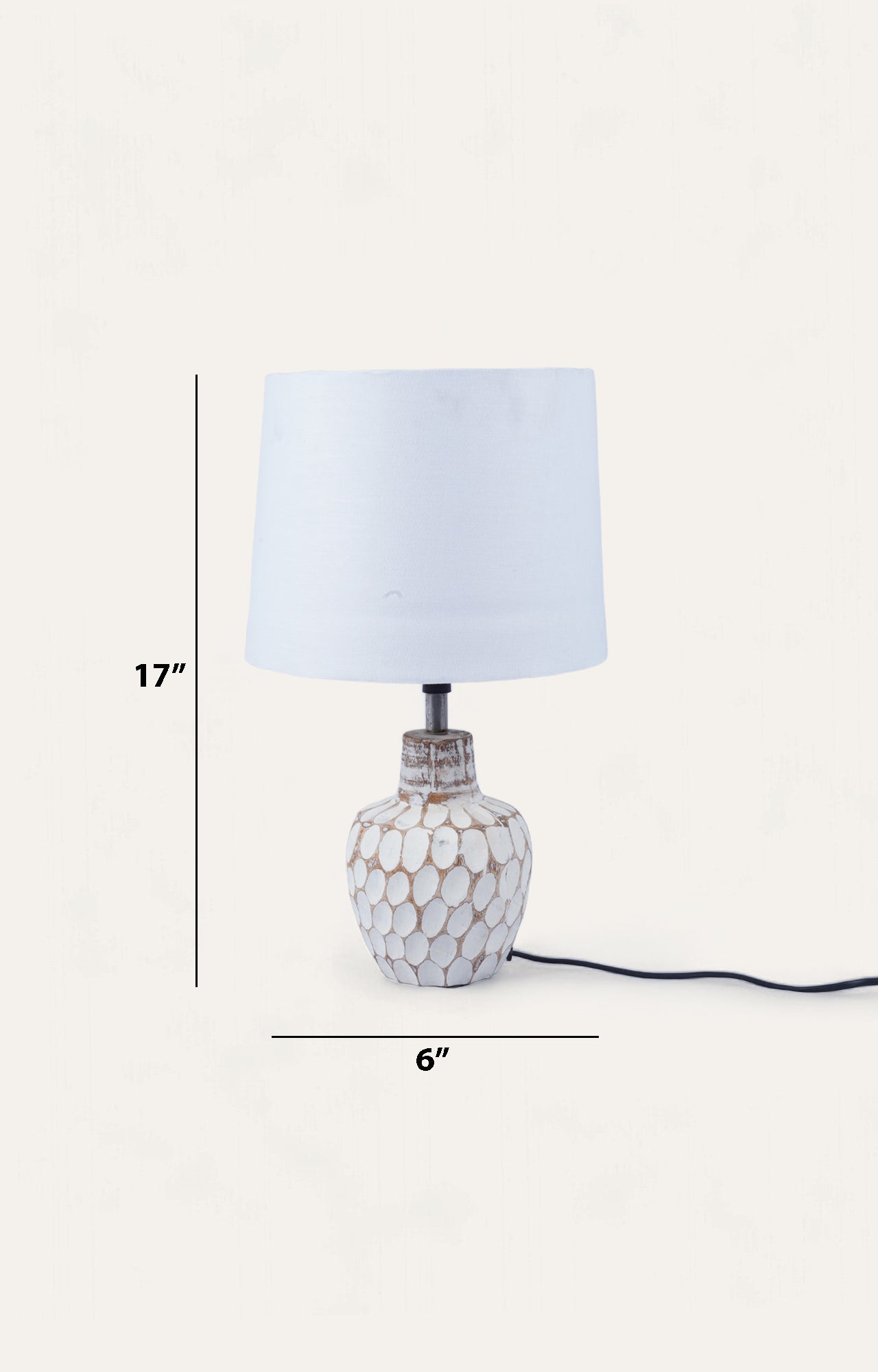 Thumb pressed table lamp_size