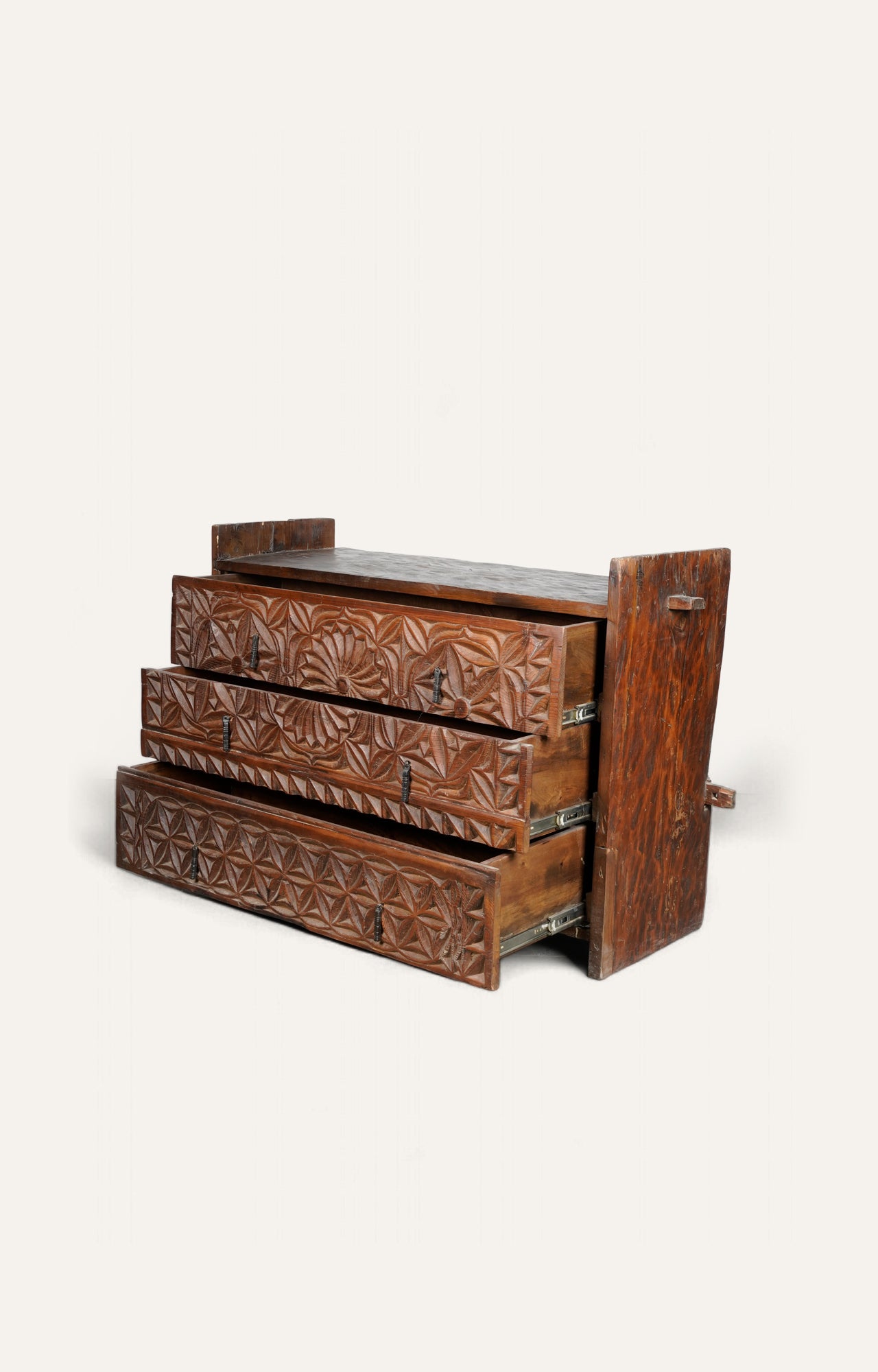 Tribal chest with drawers_5