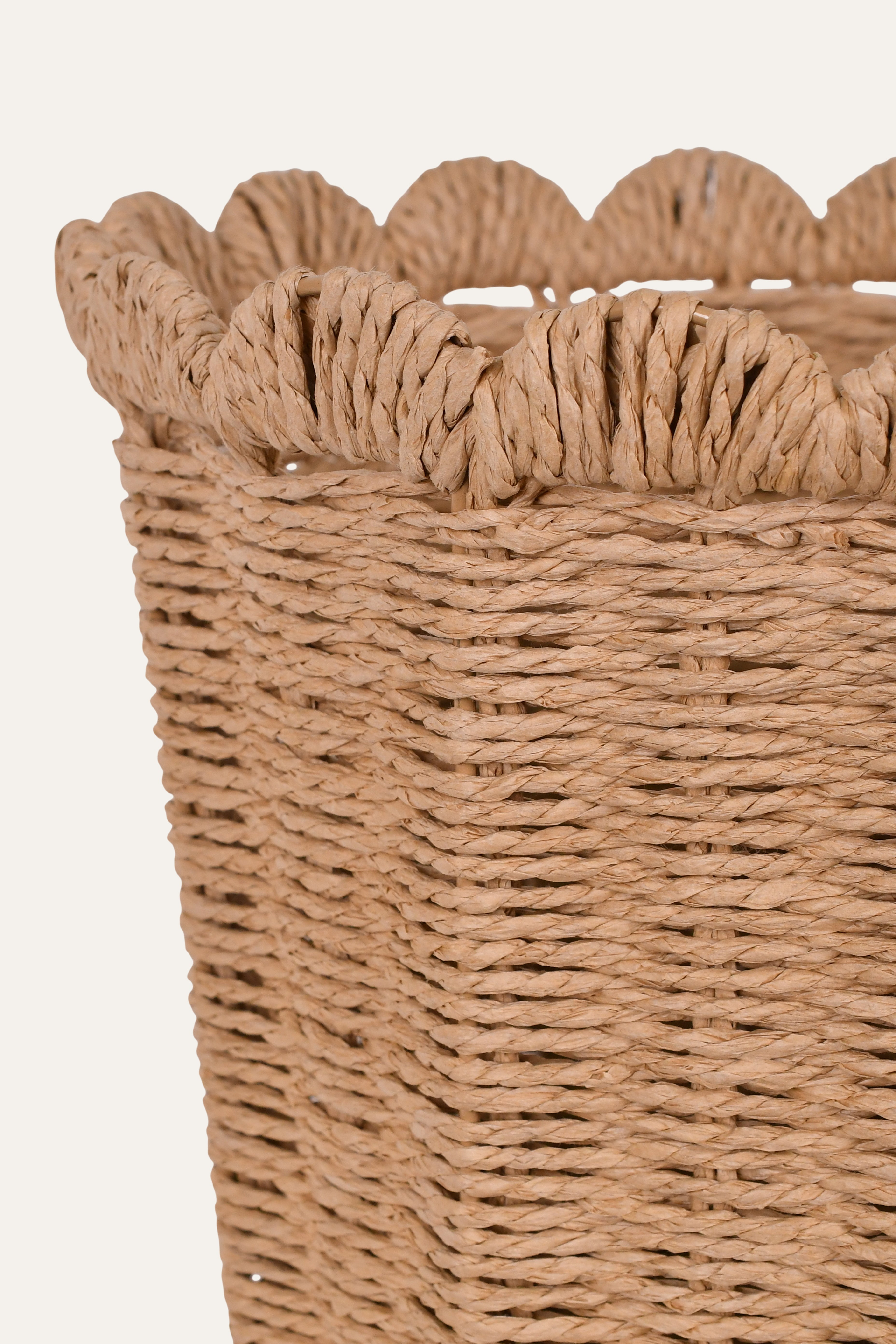 Big Size Scalloped Rim Woven Basket