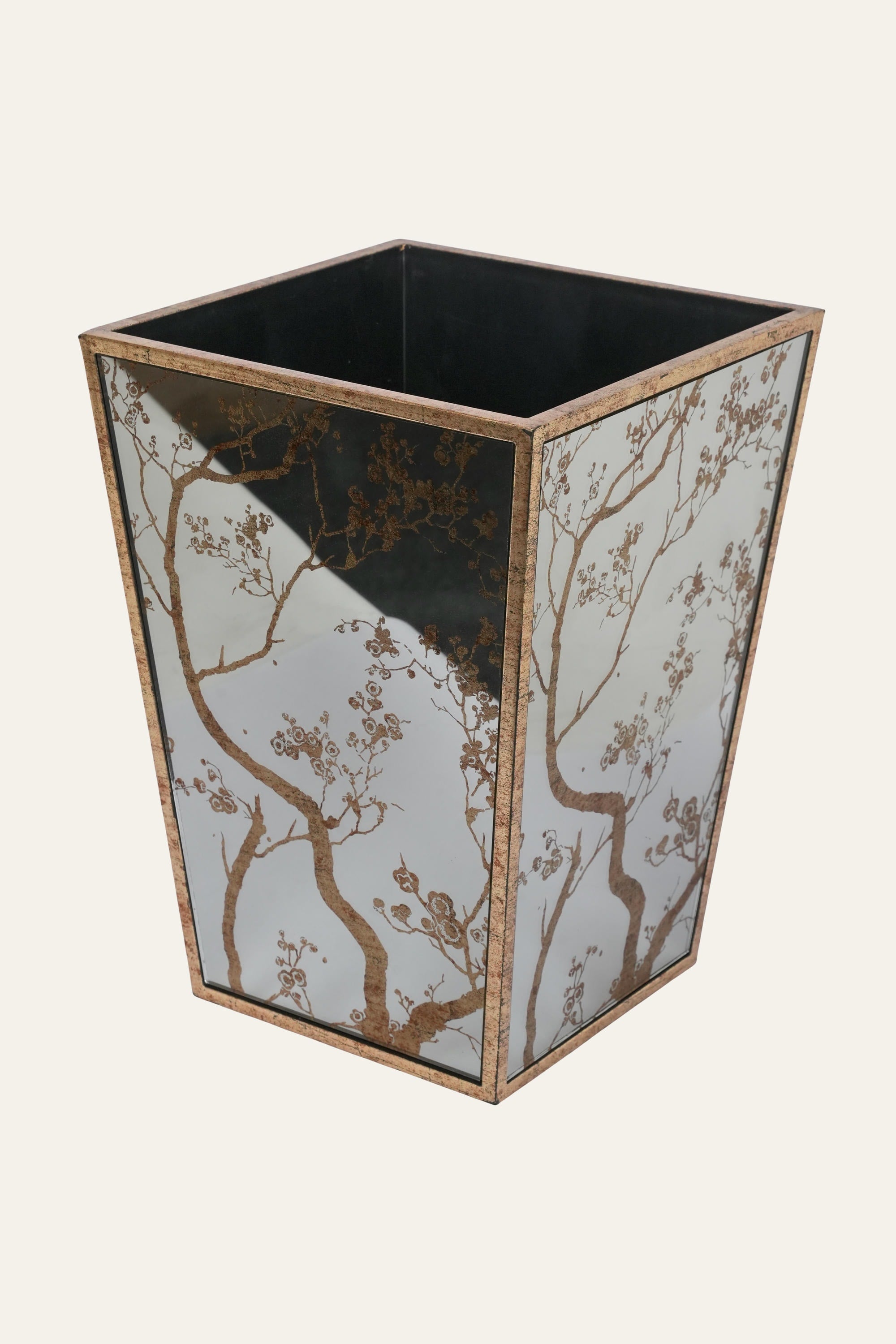 Vintage style paper waste bin