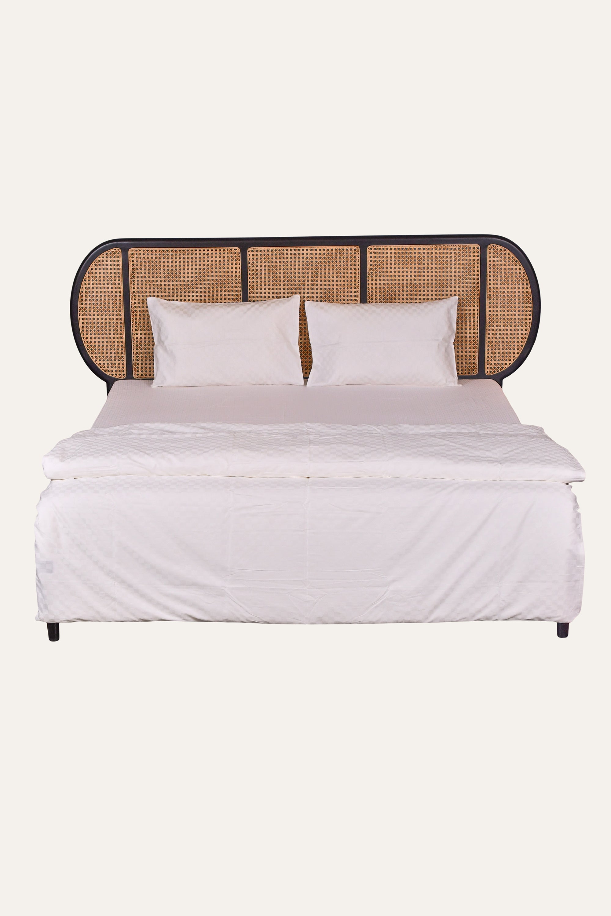 White Cotton Bed Linen Set with Quilt