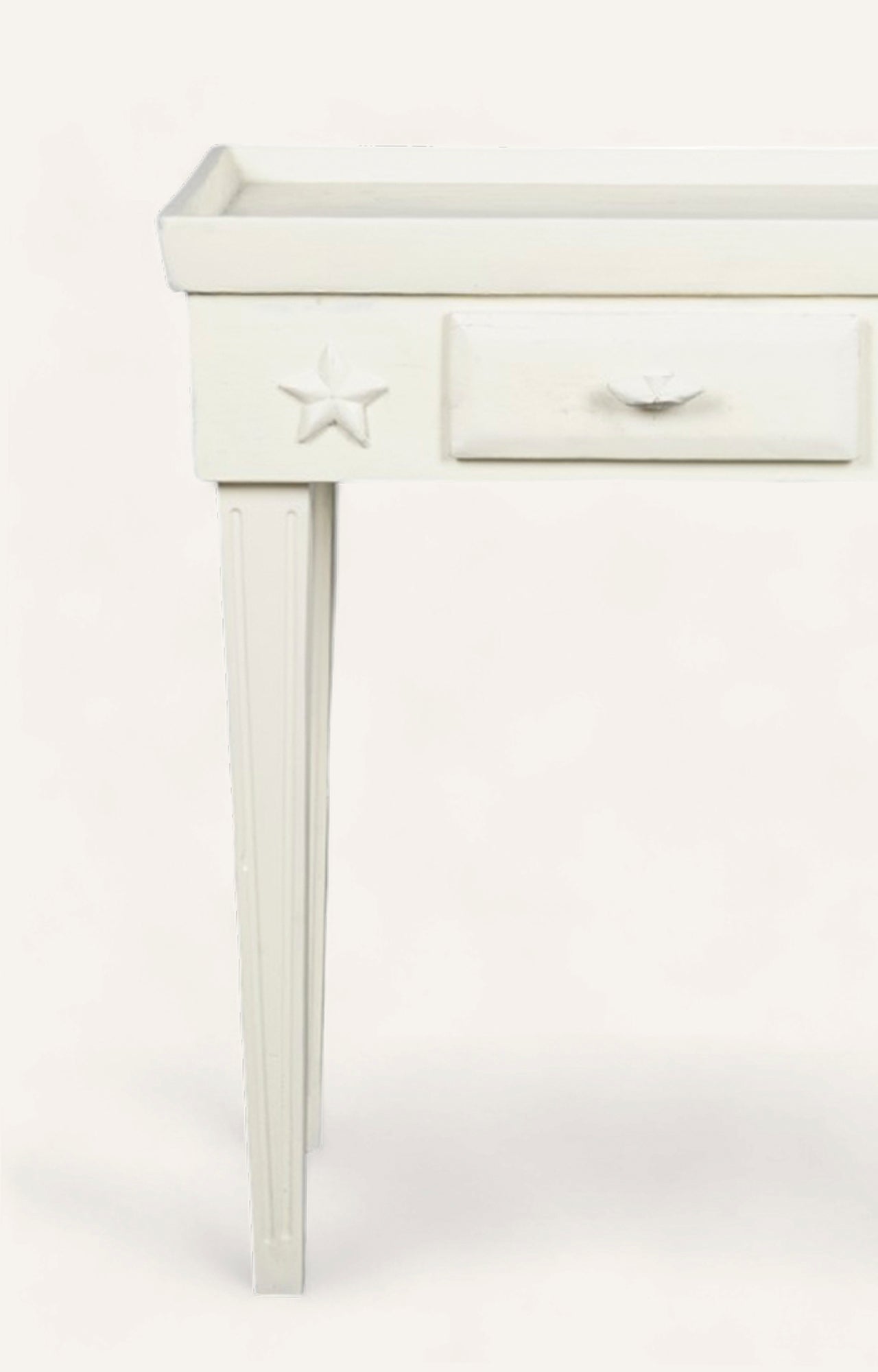 White wooden side table_detailed