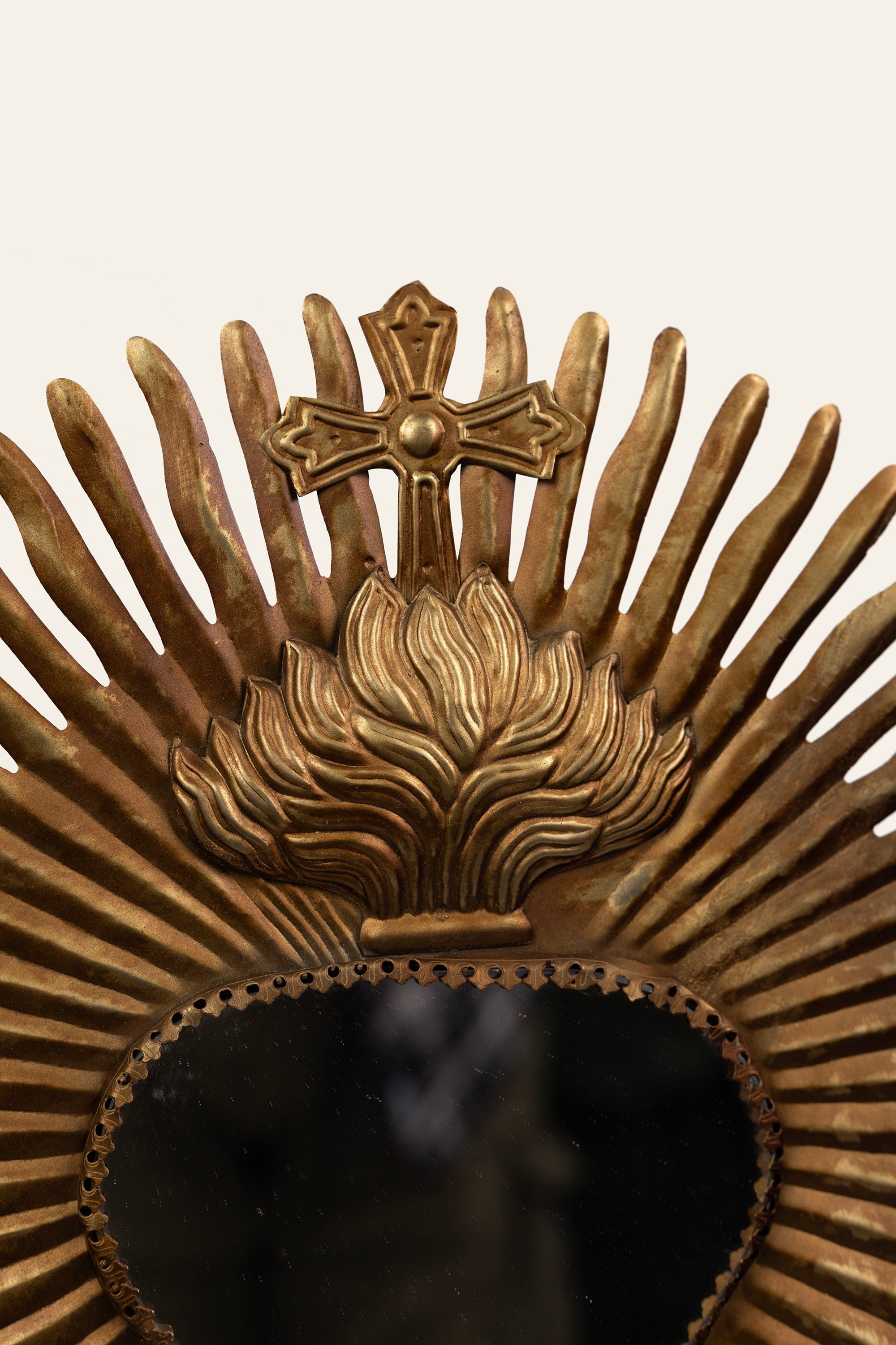 artistic pedestal heart décor
