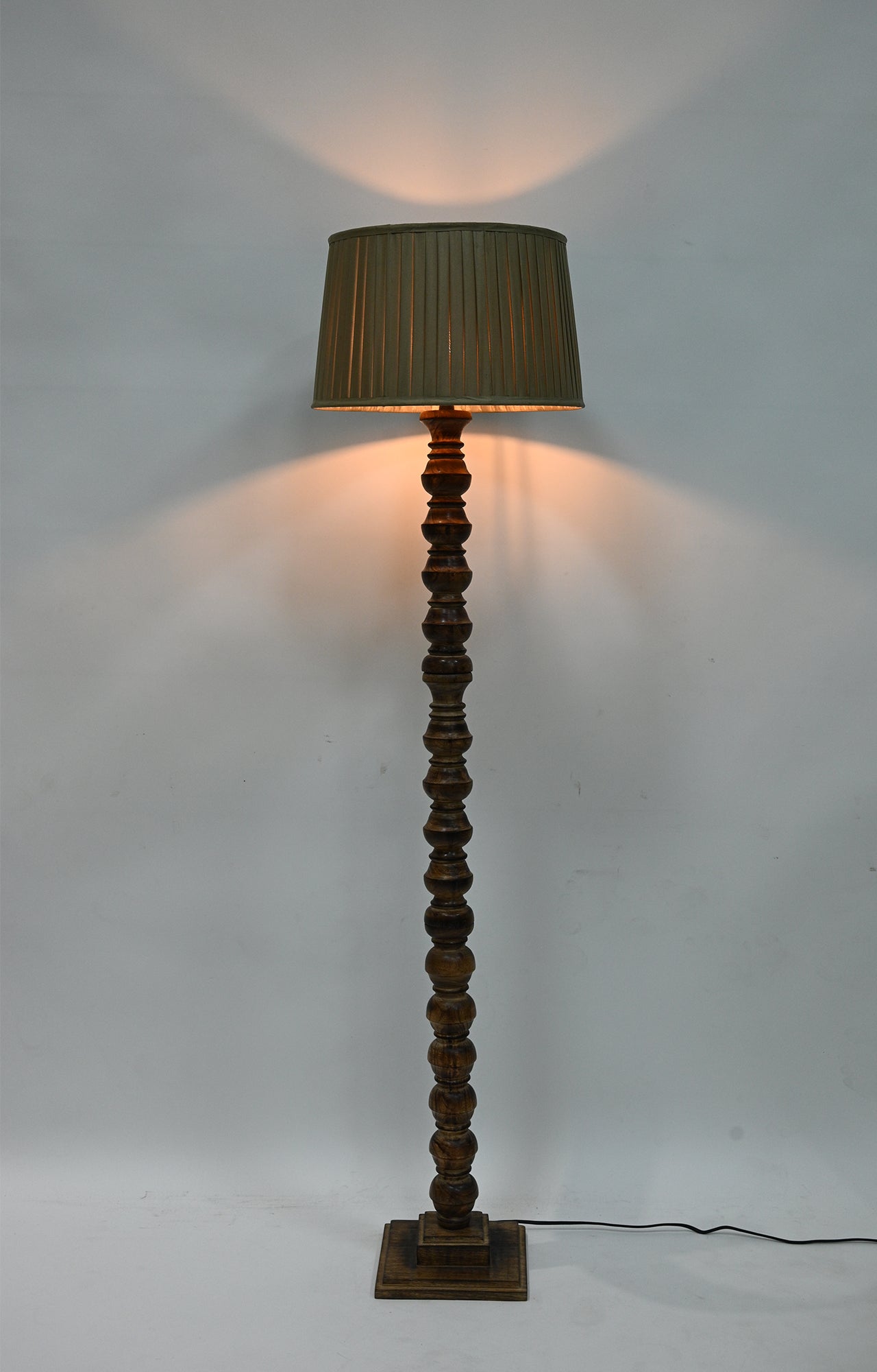 Classic Round Wooden Floor Lamp