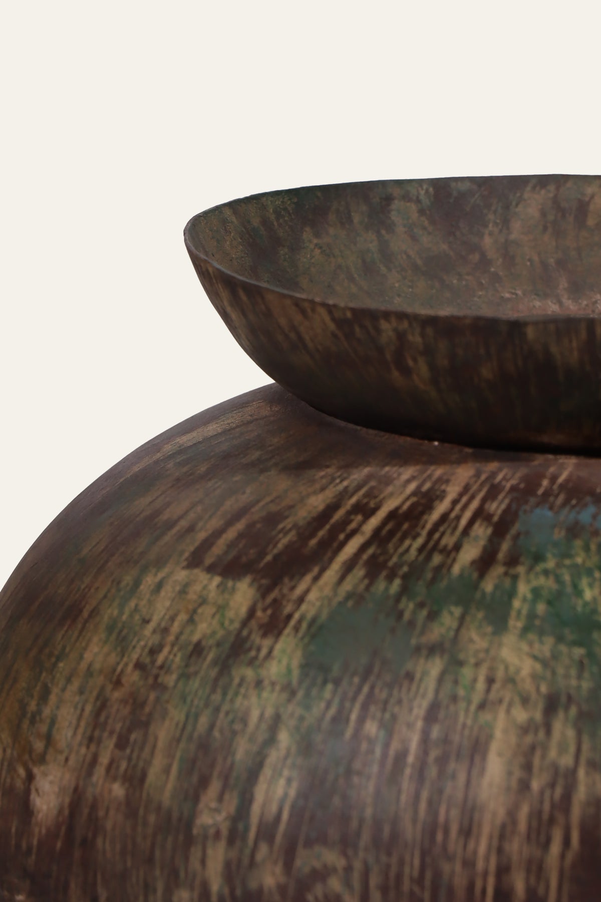 moss green pot with wide bowl rim