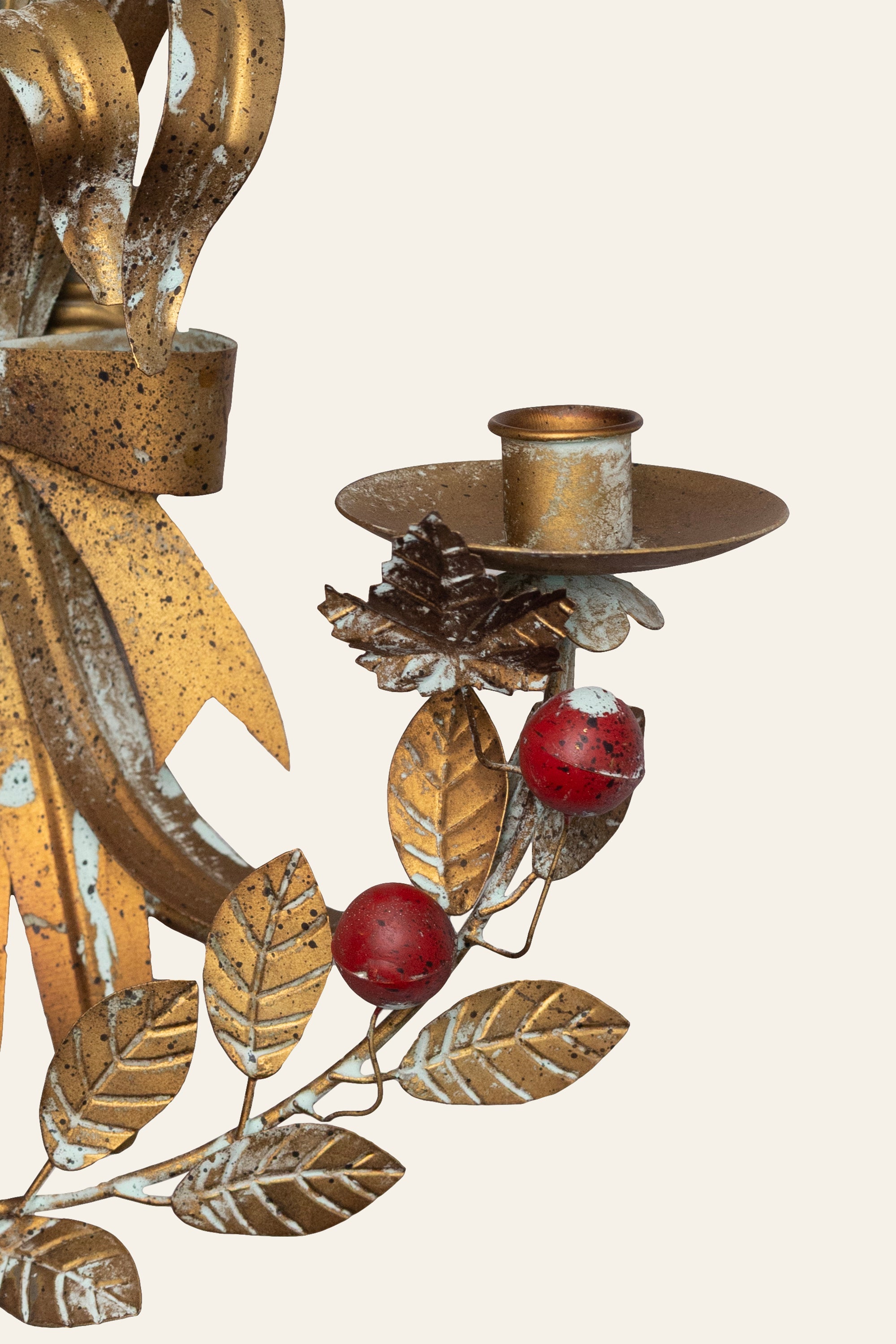 sculptural leaf wall accent